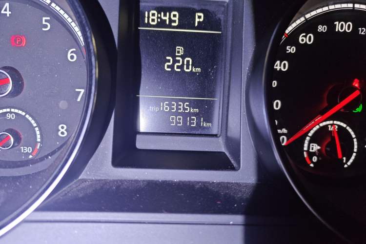 Used Volkswagen Scirocco 2015 1.4TSI Fashion Edition Odometer Close Up