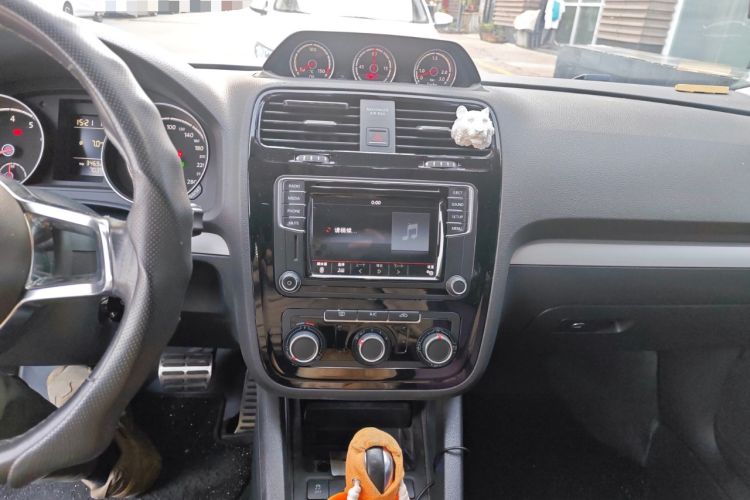 Used Volkswagen Scirocco 2015 1.4TSI Fashion Edition Audio And AC Panel