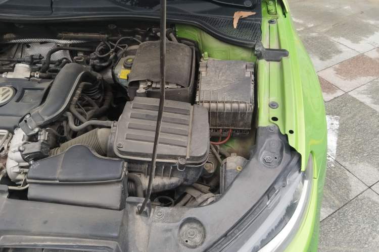 Used Volkswagen Scirocco 2015 1.4TSI Fashion Edition Engine Bay Left