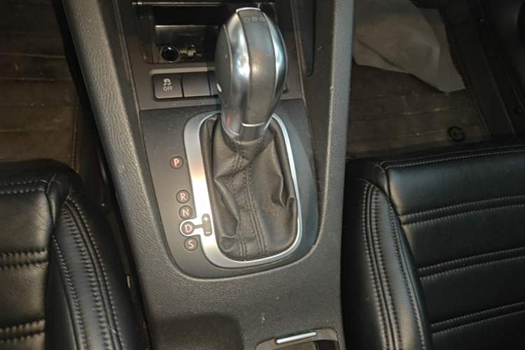Used Volkswagen Scirocco 2015 1.4TSI Fashion Edition Gear Lever