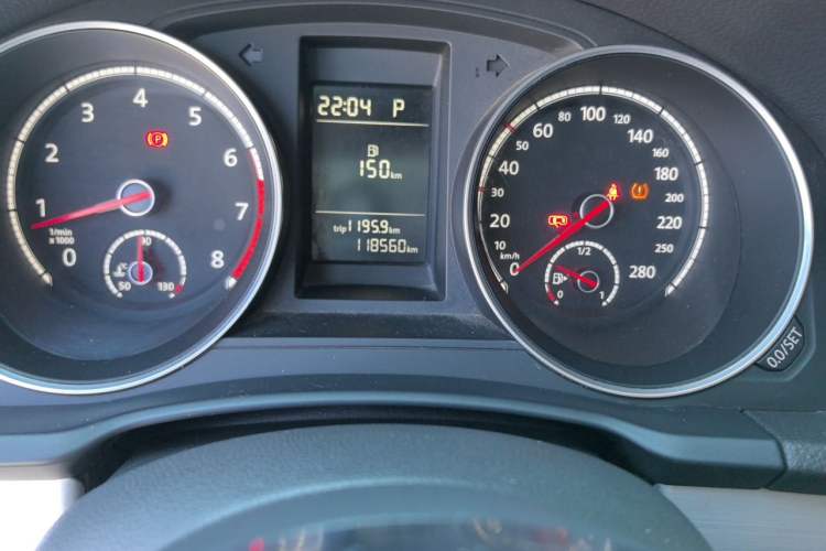 Used Volkswagen Scirocco 2015 1.4TSI Fashion Edition Odometer Close Up