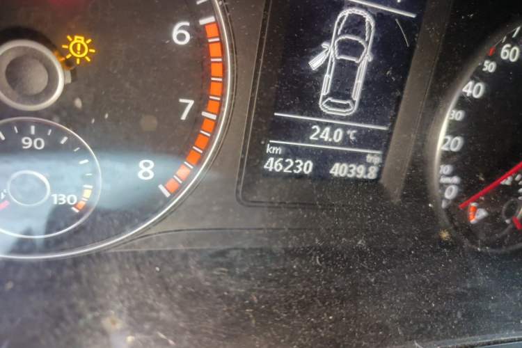 Used Volkswagen Scirocco 2015 1.4TSI Fashion Edition Odometer Close Up