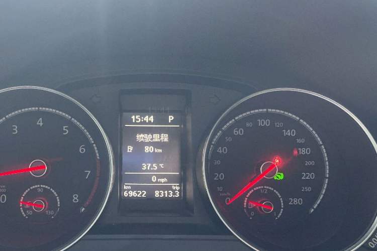 Used Volkswagen Scirocco 2015 1.4TSI Comfort Edition Odometer Close Up