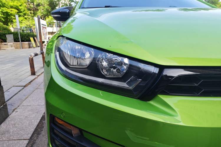Used Volkswagen Scirocco 2015 1.4TSI Fashion Edition Right Front Headlight