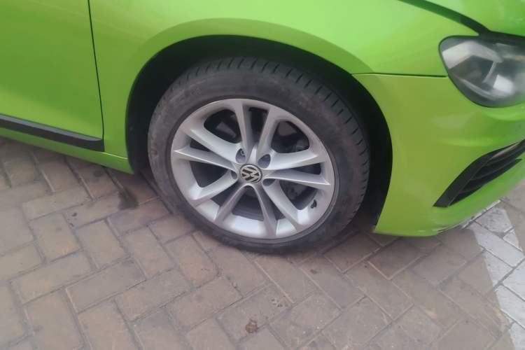 Used Volkswagen Scirocco 2015 1.4TSI Comfort Edition Right Front Wheel Hub