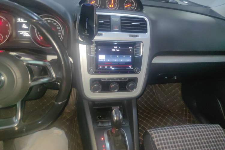 Used Volkswagen Scirocco 2015 1.4TSI Fashion Edition Audio And AC Panel