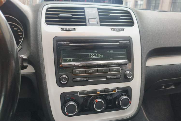 Used Volkswagen Scirocco 2015 1.4TSI Fashion Edition Audio And AC Panel