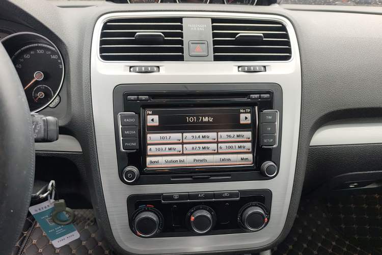 Used Volkswagen Scirocco 2015 1.4TSI Comfort Edition Audio And AC Panel