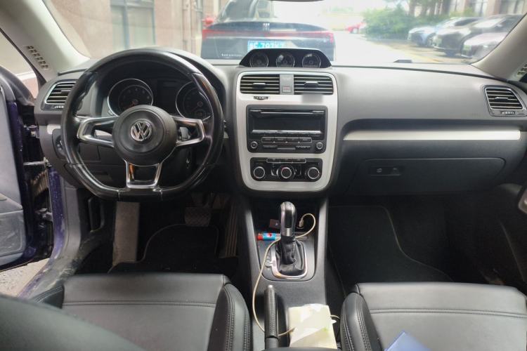 Used Volkswagen Scirocco 2015 1.4TSI Fashion Edition Center Console