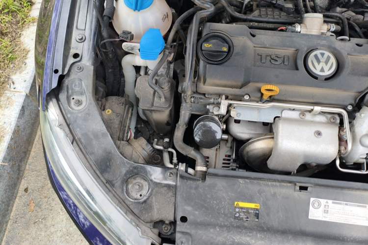 Used Volkswagen Scirocco 2015 1.4TSI Fashion Edition Engine Bay Right