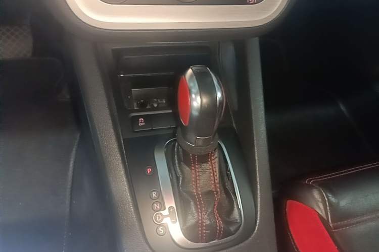 Used Volkswagen Scirocco 2015 1.4TSI Fashion Edition Gear Lever
