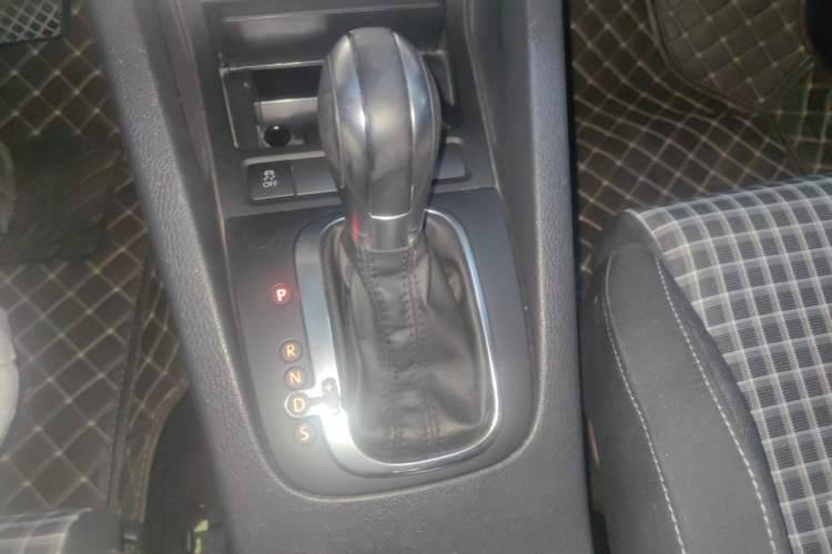 Used Volkswagen Scirocco 2015 1.4TSI Fashion Edition Gear Lever