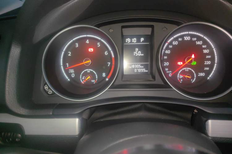 Used Volkswagen Scirocco 2015 1.4TSI Fashion Edition Odometer Close Up