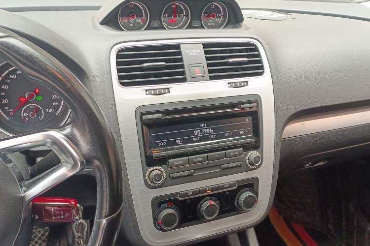 Used Volkswagen Scirocco 2015 1.4TSI Fashion Edition Audio And AC Panel