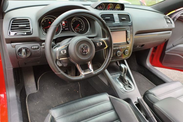 Used Volkswagen Scirocco 2015 2.0 TSI Luxury Edition Center Console