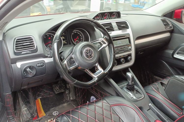 Used Volkswagen Scirocco 2015 1.4TSI Fashion Edition Center Console