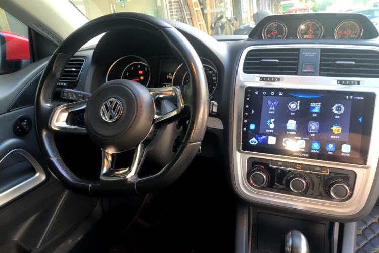 Used Volkswagen Scirocco 2015 1.4TSI Fashion Edition Center Console