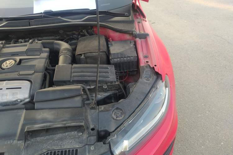 Used Volkswagen Scirocco 2015 1.4TSI Comfort Edition Engine Bay Left