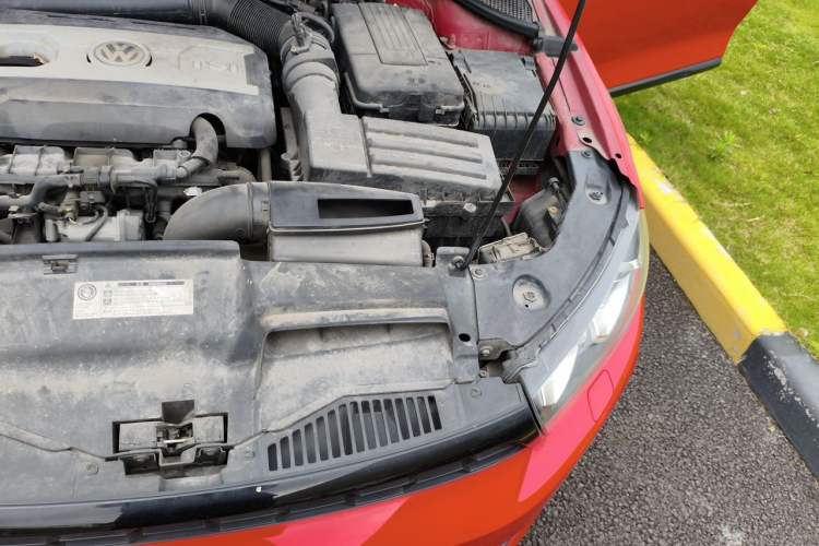 Used Volkswagen Scirocco 2015 2.0 TSI Luxury Edition Engine Bay Left