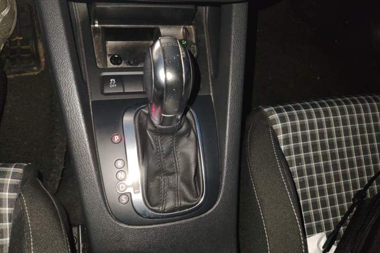 Used Volkswagen Scirocco 2015 1.4TSI Fashion Edition Gear Lever
