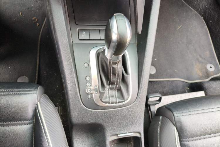 Used Volkswagen Scirocco 2015 2.0 TSI Luxury Edition Gear Lever