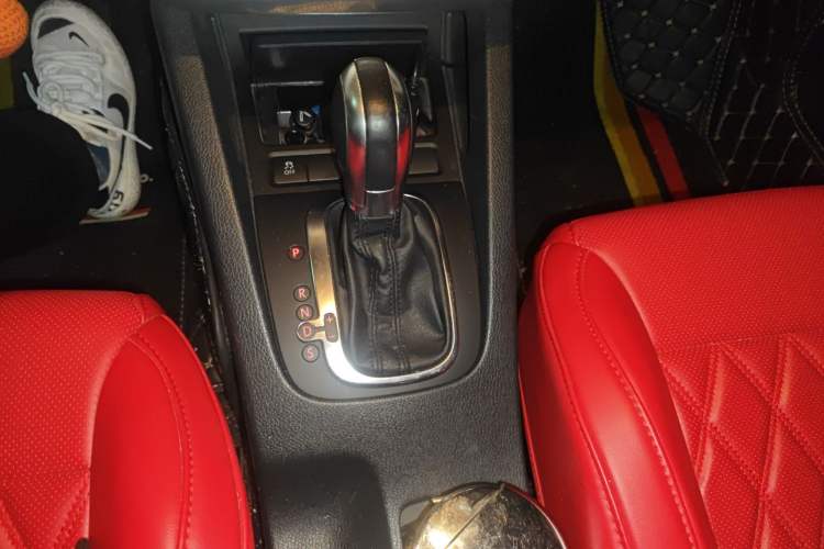 Used Volkswagen Scirocco 2015 1.4TSI Fashion Edition Gear Lever