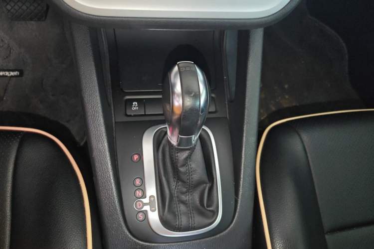 Used Volkswagen Scirocco 2015 1.4TSI Fashion Edition Gear Lever