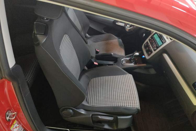 Used Volkswagen Scirocco 2015 1.4TSI Fashion Edition Right Front Seat