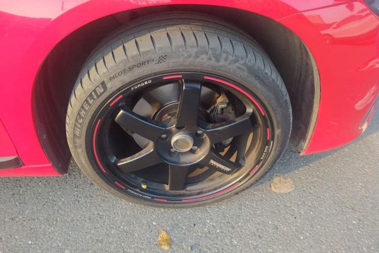 Used Volkswagen Scirocco 2015 1.4TSI Comfort Edition Right Front Wheel Hub