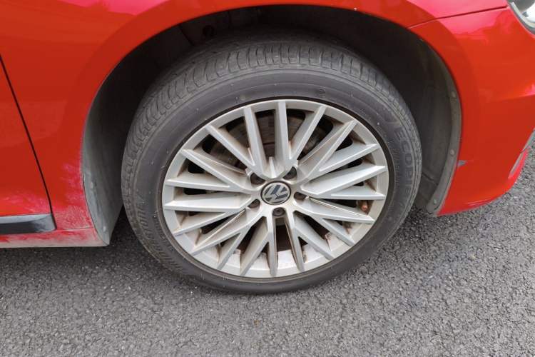 Used Volkswagen Scirocco 2015 2.0 TSI Luxury Edition Right Front Wheel Hub
