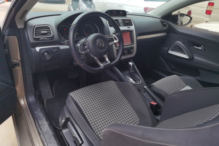 Used Volkswagen Scirocco 2015 1.4TSI Fashion Edition Center Console