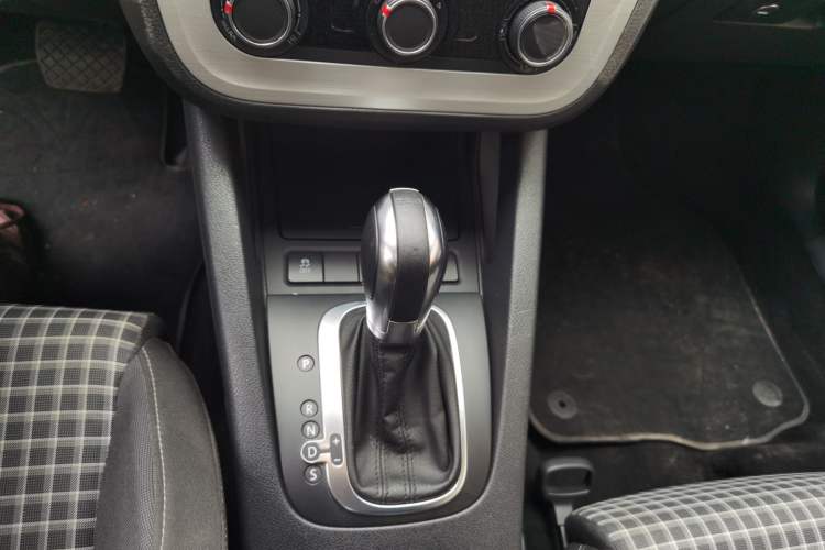Used Volkswagen Scirocco 2015 1.4TSI Fashion Edition Gear Lever