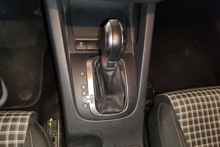 Used Volkswagen Scirocco 2015 1.4TSI Fashion Edition Gear Lever