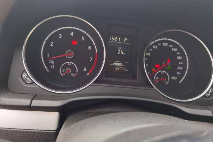 Used Volkswagen Scirocco 2015 1.4TSI Fashion Edition Odometer Close Up