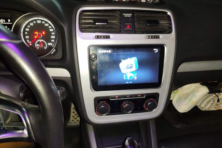 Used Volkswagen Scirocco 2015 1.4TSI Fashion Edition Audio And AC Panel