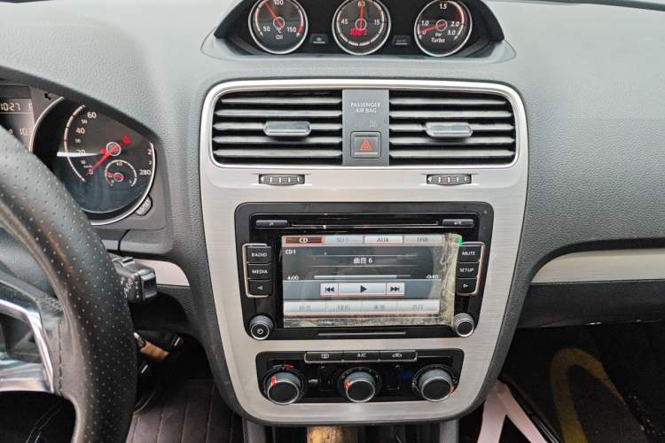 Used Volkswagen Scirocco 2015 1.4TSI Fashion Edition Audio And AC Panel