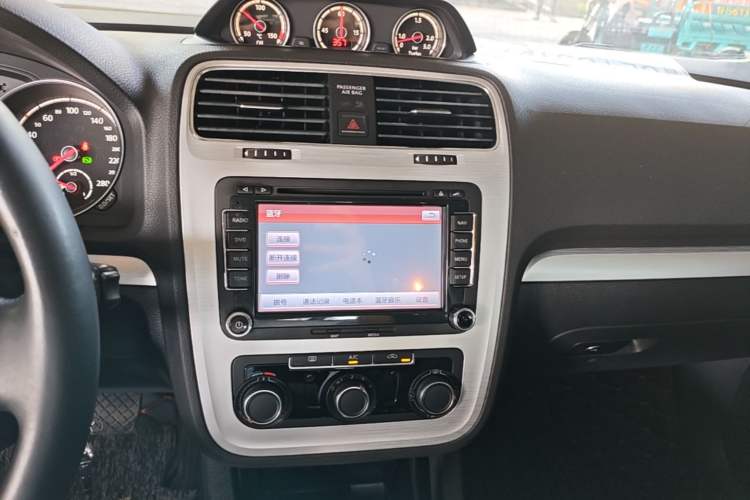 Used Volkswagen Scirocco 2015 1.4TSI Fashion Edition Audio And AC Panel