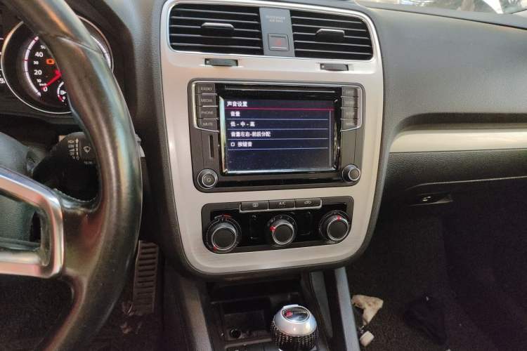 Used Volkswagen Scirocco 2015 1.4TSI Fashion Edition Audio And AC Panel
