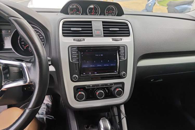 Used Volkswagen Scirocco 2015 1.4TSI Fashion Edition Audio And AC Panel