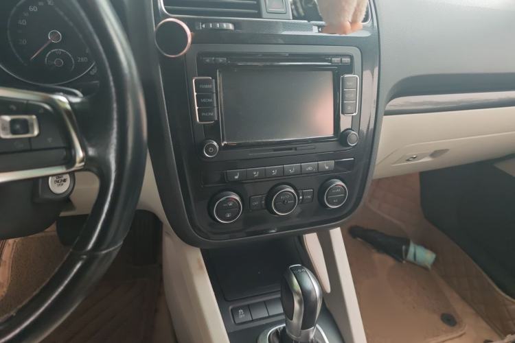 Used Volkswagen Scirocco 2015 2.0 TSI Luxury Edition Audio And AC Panel