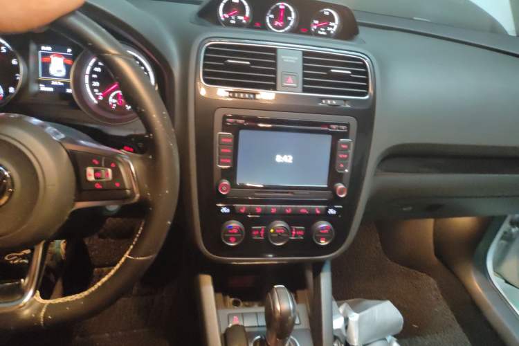 Used Volkswagen Scirocco 2015 2.0 TSI Luxury Edition Audio And AC Panel