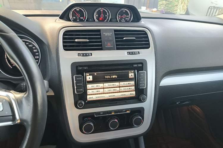 Used Volkswagen Scirocco 2015 1.4TSI Comfort Edition Audio And AC Panel