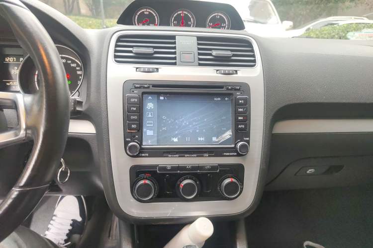 Used Volkswagen Scirocco 2015 1.4TSI Fashion Edition Audio And AC Panel
