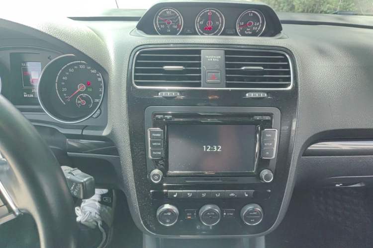 Used Volkswagen Scirocco 2015 2.0 TSI Luxury Edition Audio And AC Panel