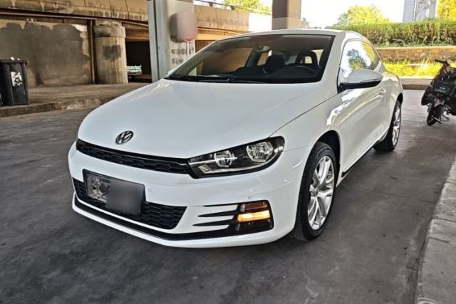 Ojetý Volkswagen Scirocco 2015 1.4TSI Fashion Edition