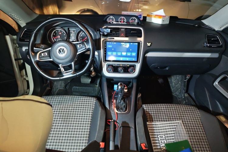 Used Volkswagen Scirocco 2015 1.4TSI Comfort Edition Center Console
