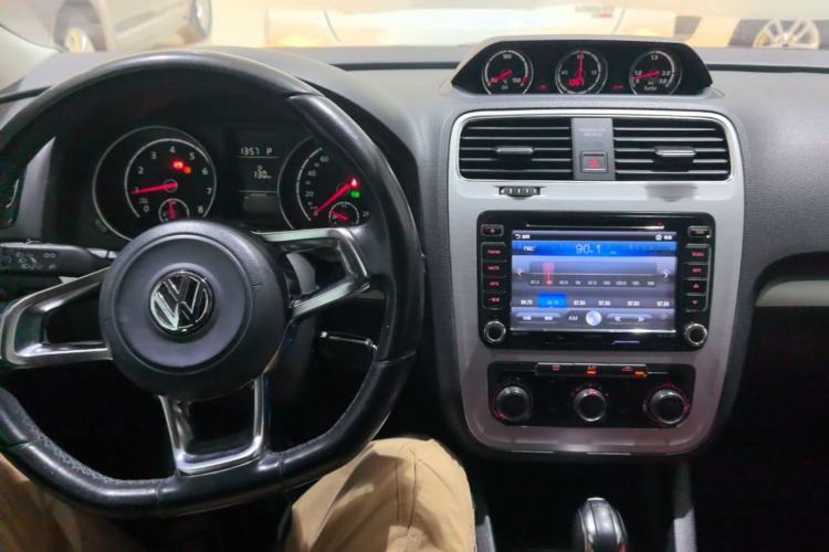 Used Volkswagen Scirocco 2015 1.4TSI Fashion Edition Center Console
