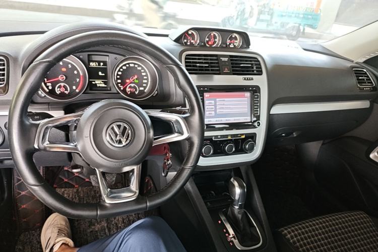 Used Volkswagen Scirocco 2015 1.4TSI Fashion Edition Center Console