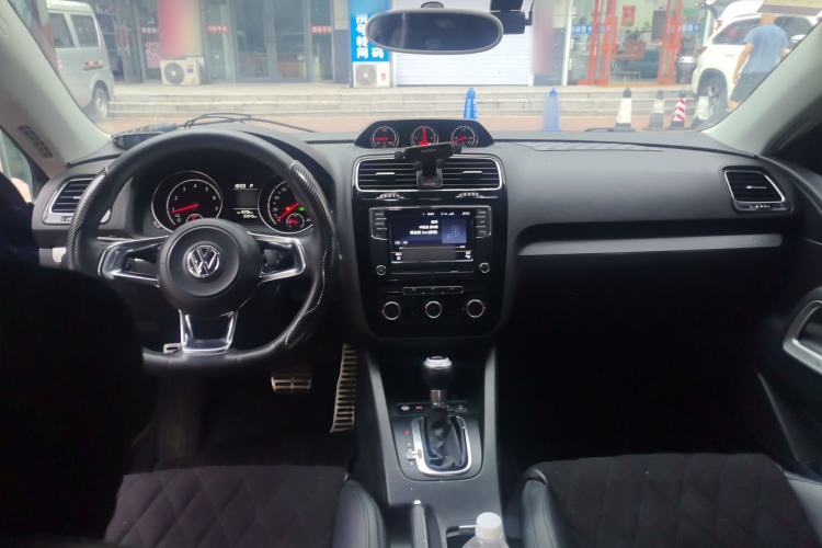 Used Volkswagen Scirocco 2015 1.4TSI Fashion Edition Center Console
