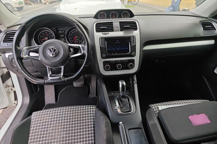 Used Volkswagen Scirocco 2015 1.4TSI Fashion Edition Center Console